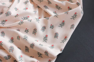 Tissu Twill de viscose Winter Berries- Lise Taylor