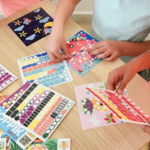 6 CARTES + 360 STICKERS MAGIC (4-8 ANS) – Image 2