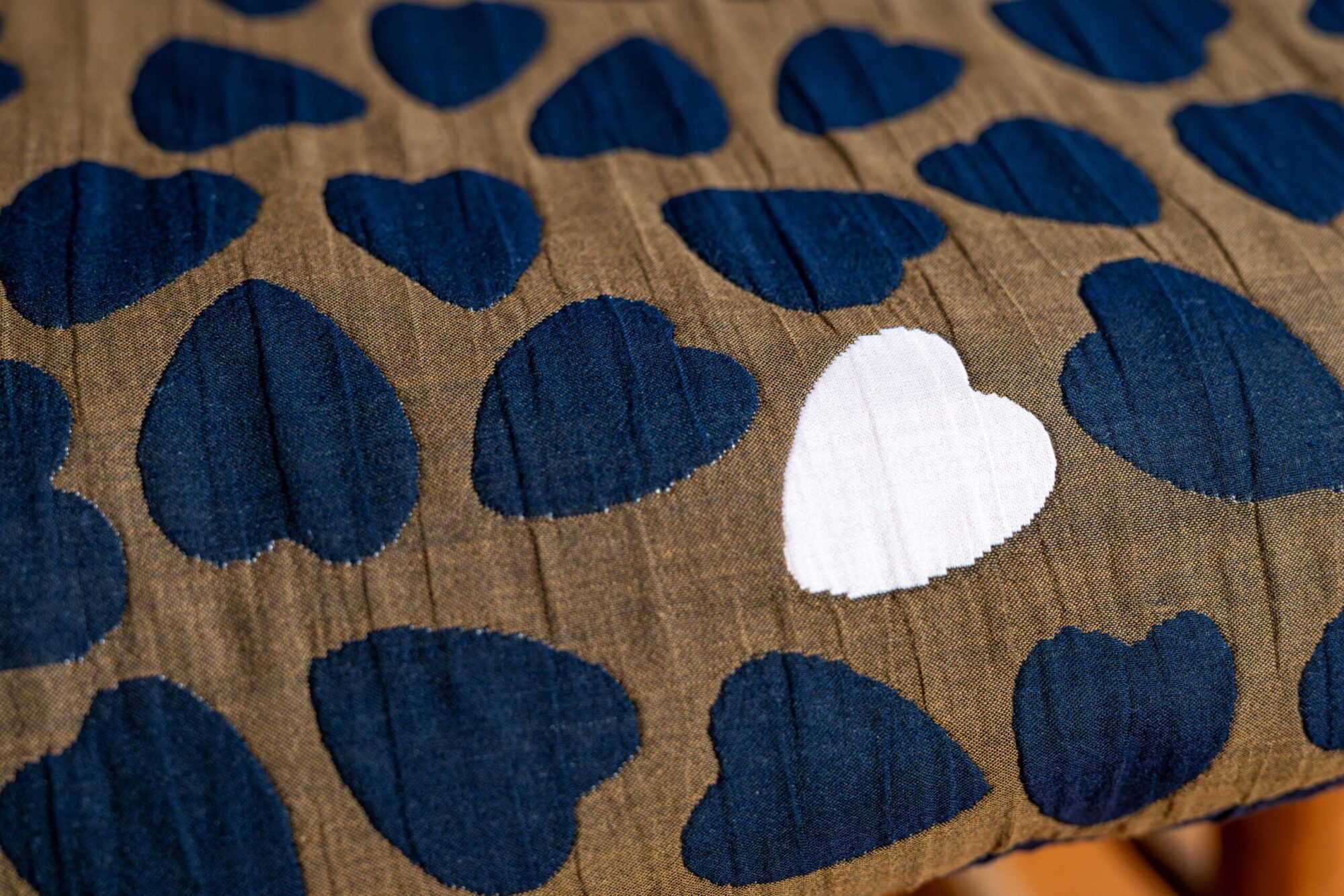 Tissu matelassé coeur Augustine & Balthazar – Image 2